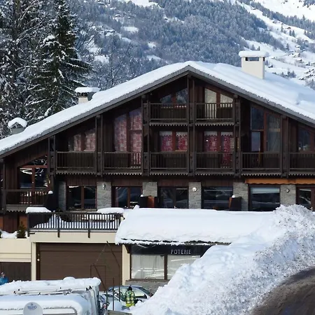 Pied Des Pistes, 6 Personnes, 2 Chambres, 1 Mezzanine - Cham02 *