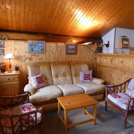 Apartment Pied Des Pistes, 6 Personnes, 2 Chambres, 1 Mezzanine - Cham02 *
